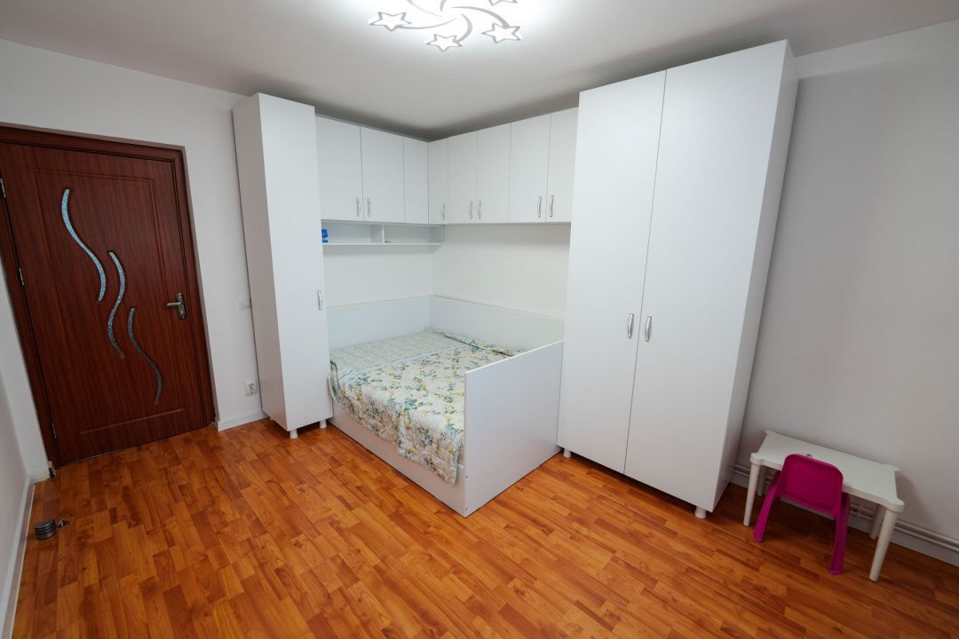 Oaza de liniste in Bariera Valcii – casa P+1 cu terasa, curte si acces securizat - Poză 9