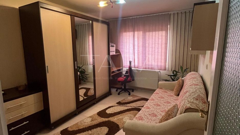 Vanzare casă cu 6 camere,  zona Someseni, central. Ideal familie. - Poză 4