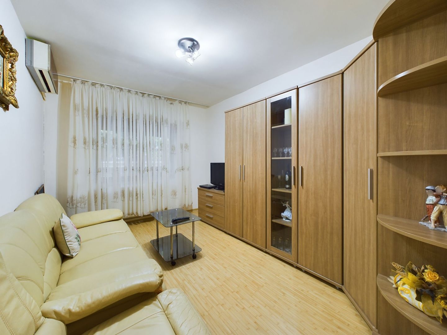 Apartament cu 4 camere, Miorița - Poză 5