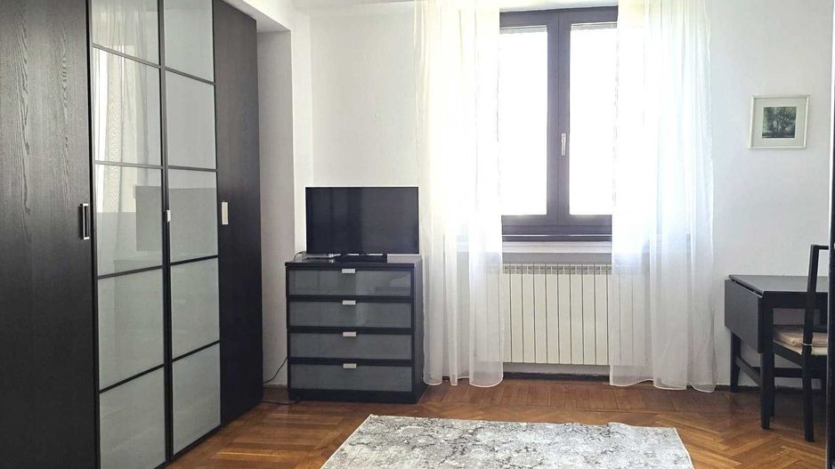 Garsonieră Piața Romană | Centrală proprie | Fără risc seismic - Poză 2