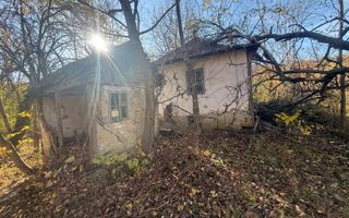 Teren langa pădure 6400mp+casa demolabila-deschidere 35 ml - Poză 1