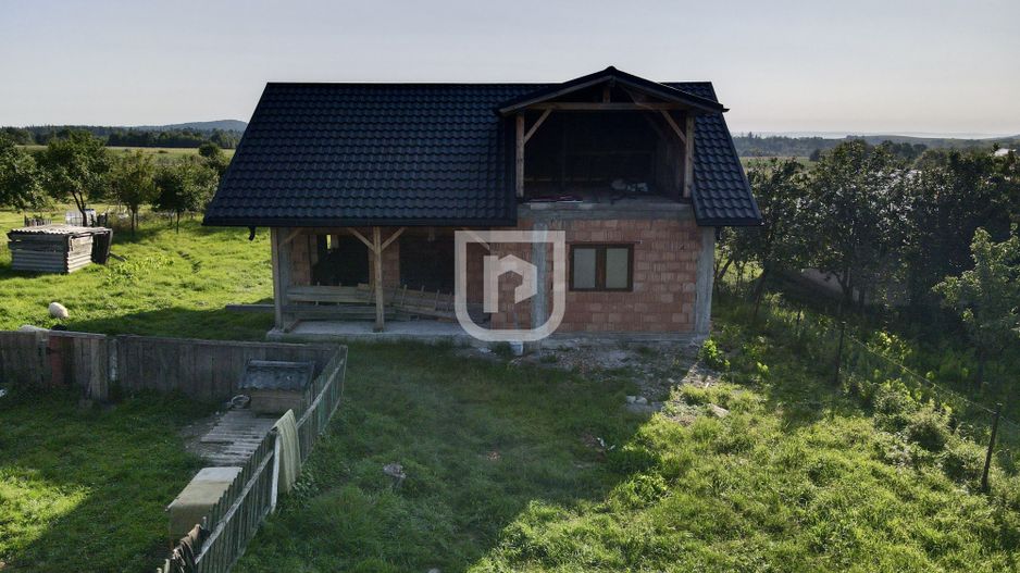 Casa in constructie 1215 mp Clit | Bucovina - Poză 1