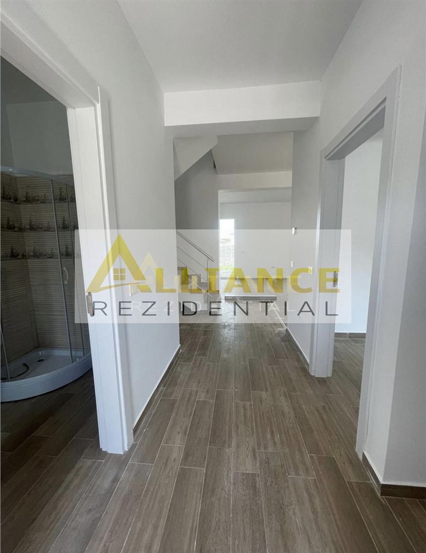 Vila noua  4 camere pe Strada Miorita - Poză 6