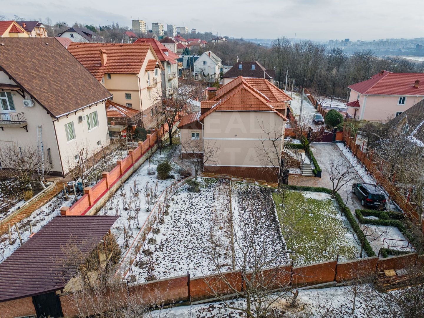 Vânzare, casă, 3 nivele, 200 mp + 10 ari, str. Gura Văii, Rîșcani - Poză 38