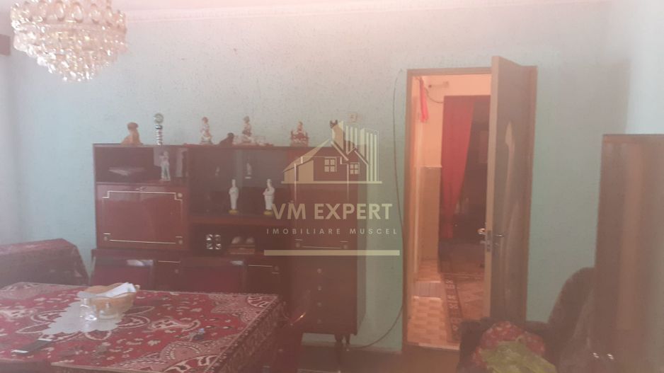 APARTAMENT 3 CAMERE, ETAJ 3, ZONA VISOI CAMPULUNG - Poză 2