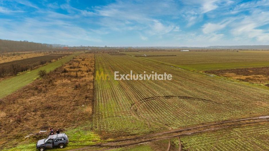 Teren intravilan 5040 mp, deschidere dubla - Poză 1