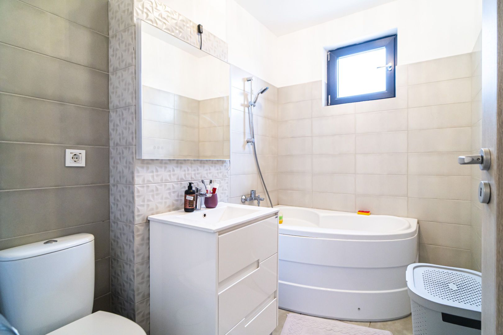 2 CAMERE, ETAJ 1, 56 mp, spatios, an 2019, bloc nou, mobilat-utilat, COMISION 0% - Poză 16