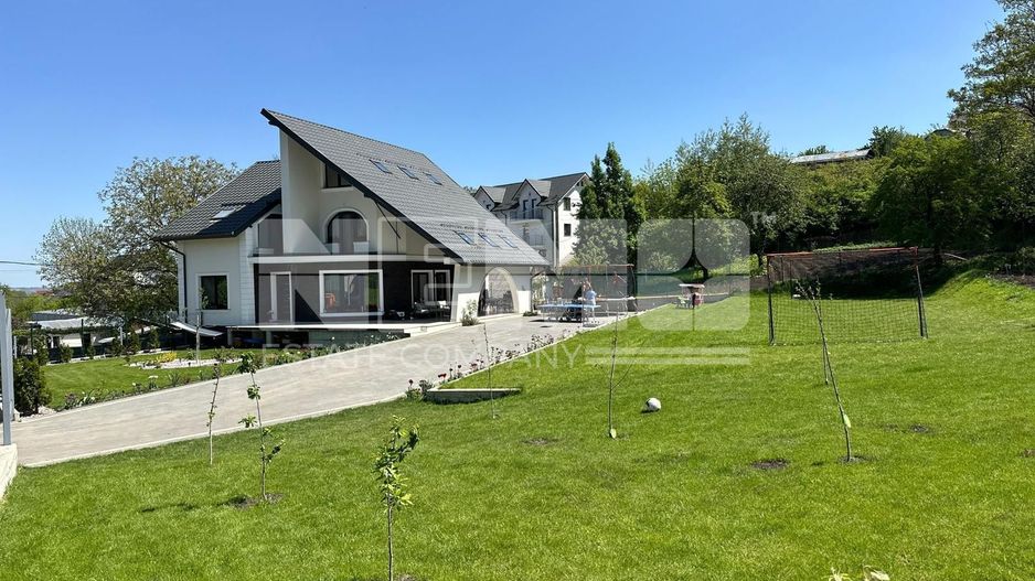 Casa 11 camere | Ipotesti, Suceava | 800 MP teren | 510.000€ - Poză 3