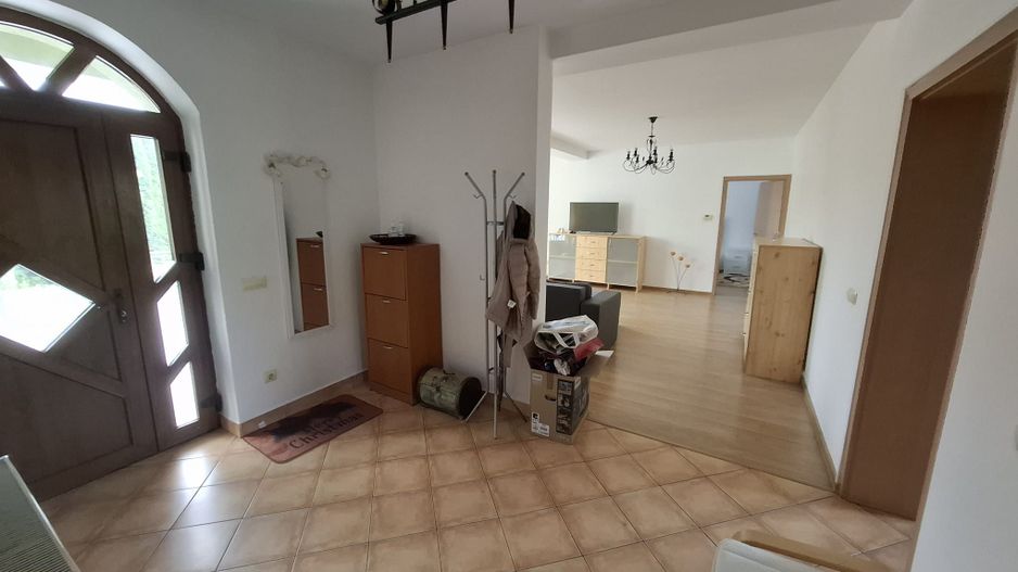 Casa individuala intima cu teren mare in Avrig, Sibiu - Poză 3