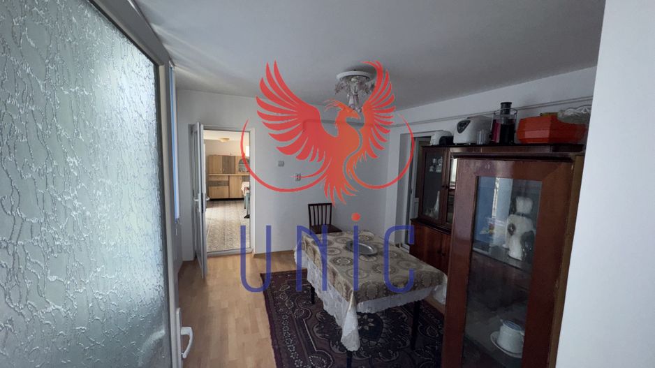 Casa situata in orasul Bals! - Poză 19