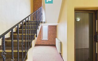 Casă spațioasă în Sântana - Poză 28