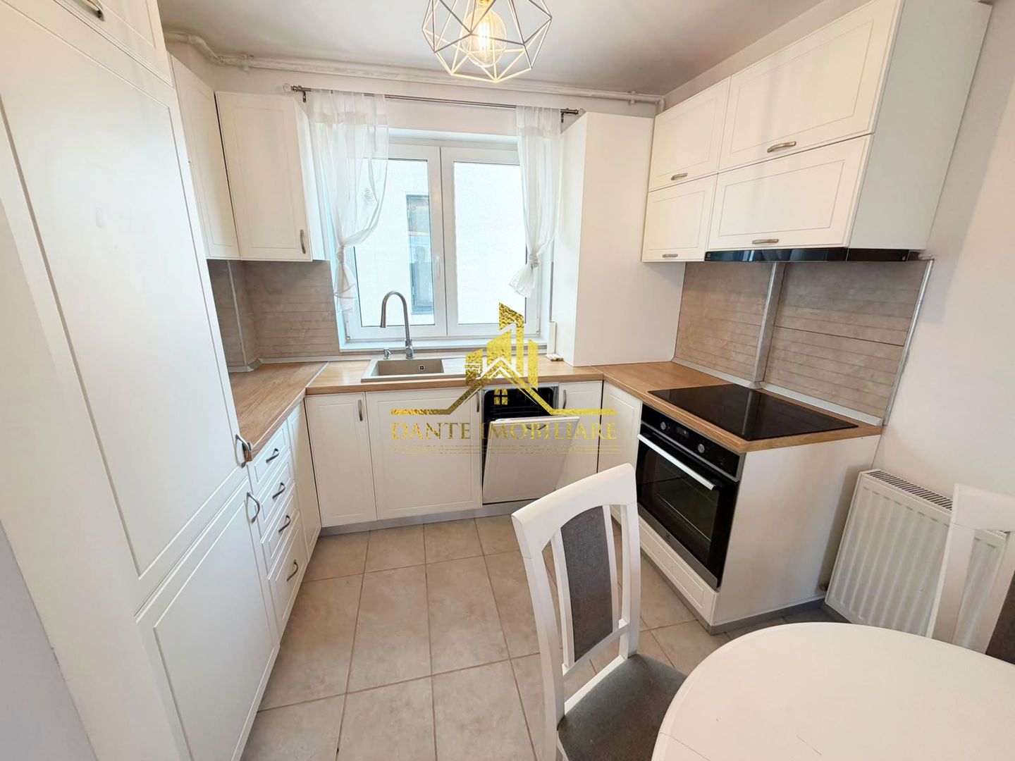 2 camere, modern, bloc nou, balcon, parcare, Centru, str Traian - Poză 6