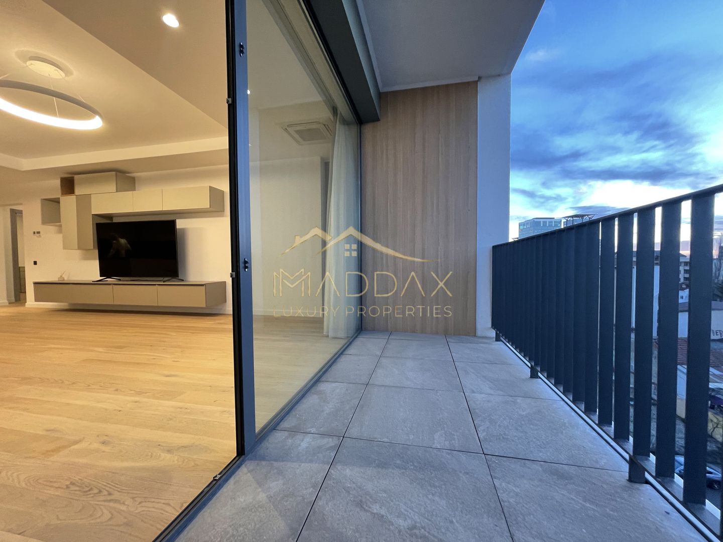 **APARTAMENT ELEGANT** FLOREASCA **CU VEDERE SPECTACULOASA CATRE LAC - Poză 15