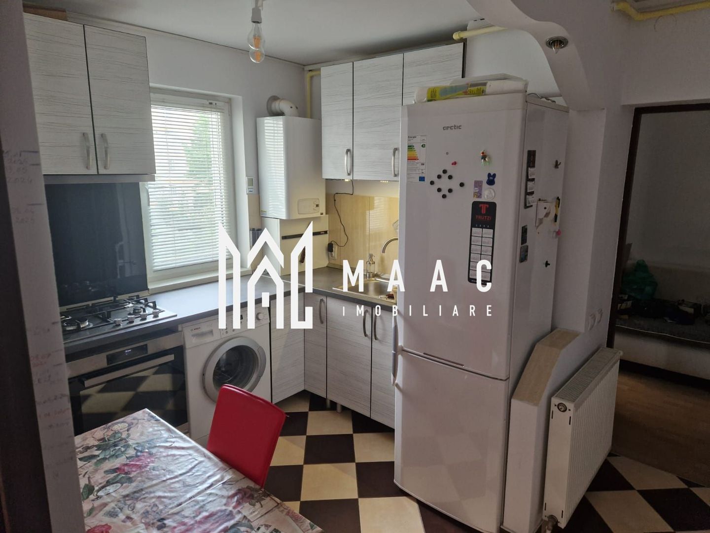 Apartament 3 camere I etaj 2/4 I Cisnadie - Poză 1