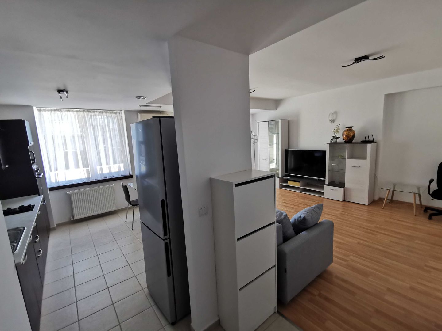 Apartament 2 camere Complex Rose Garden cu loc de parcare inclus in pret - Poză 1