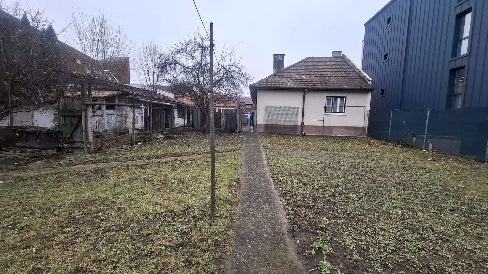 Spațiu cu potențial dublu: locuință sau sediu! - Poză 1