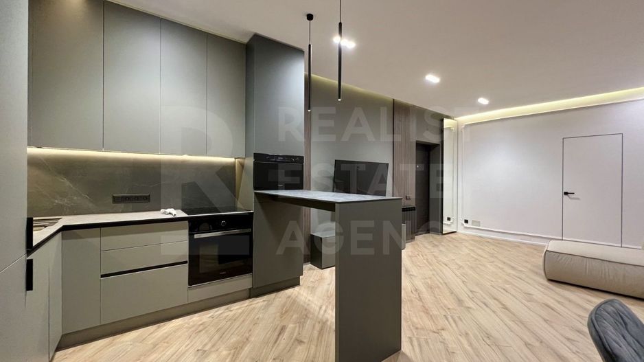 Vânzare, apartament, 2 dormitoare + living, strada Moara Roșie, Centru - Poză 2