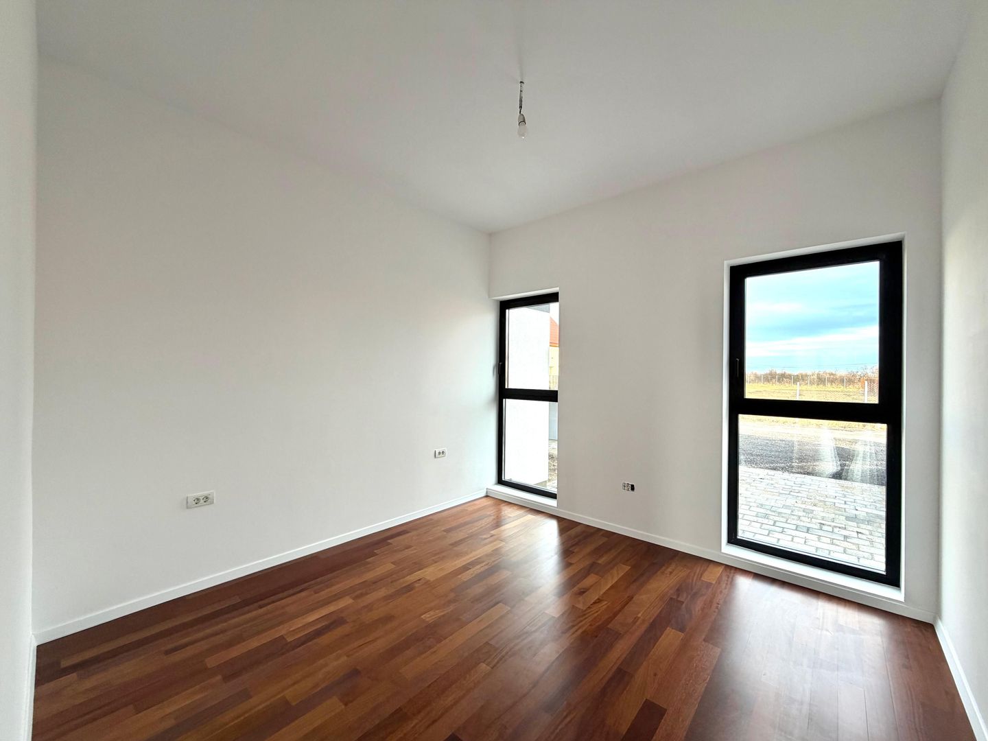 Duplex modern - 5 camere - toate utilitatile - Sacalaz - Poză 5