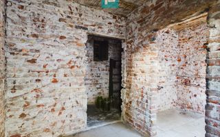 Casă cu teren de 824mp în Pârneava - Poză 13