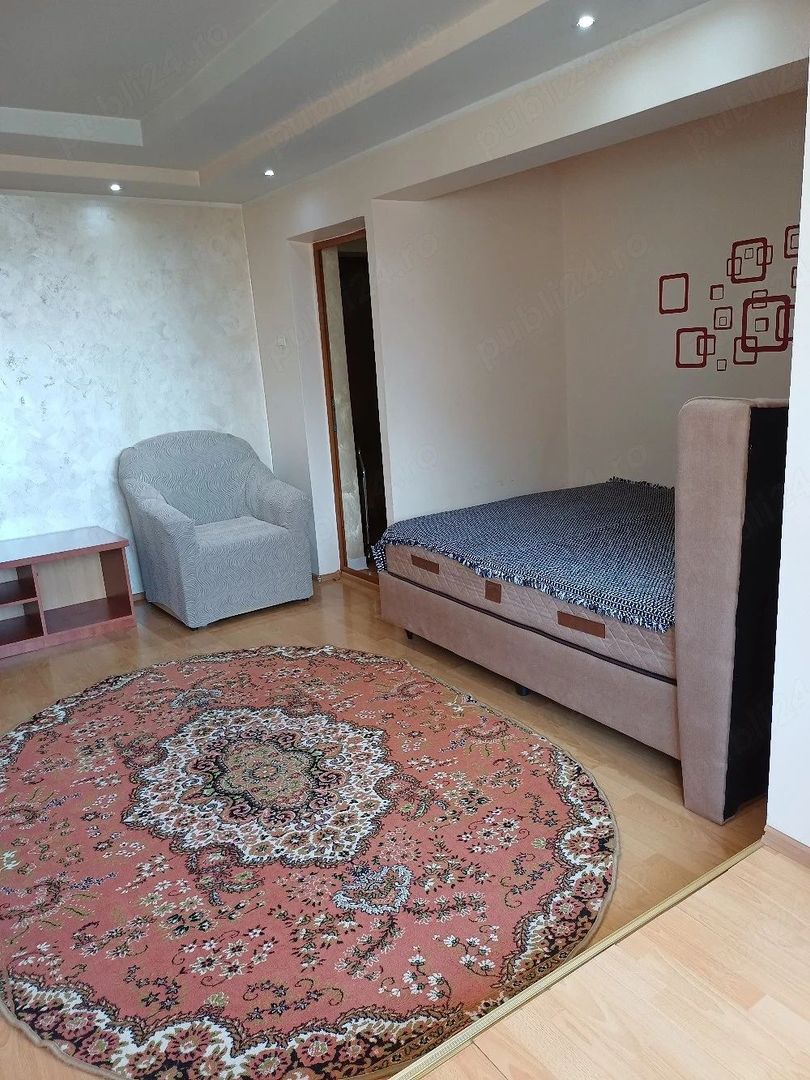 De inchiriat apartament 2 camere micro 20, et. 9, 350 euro negociabil - Poză 1