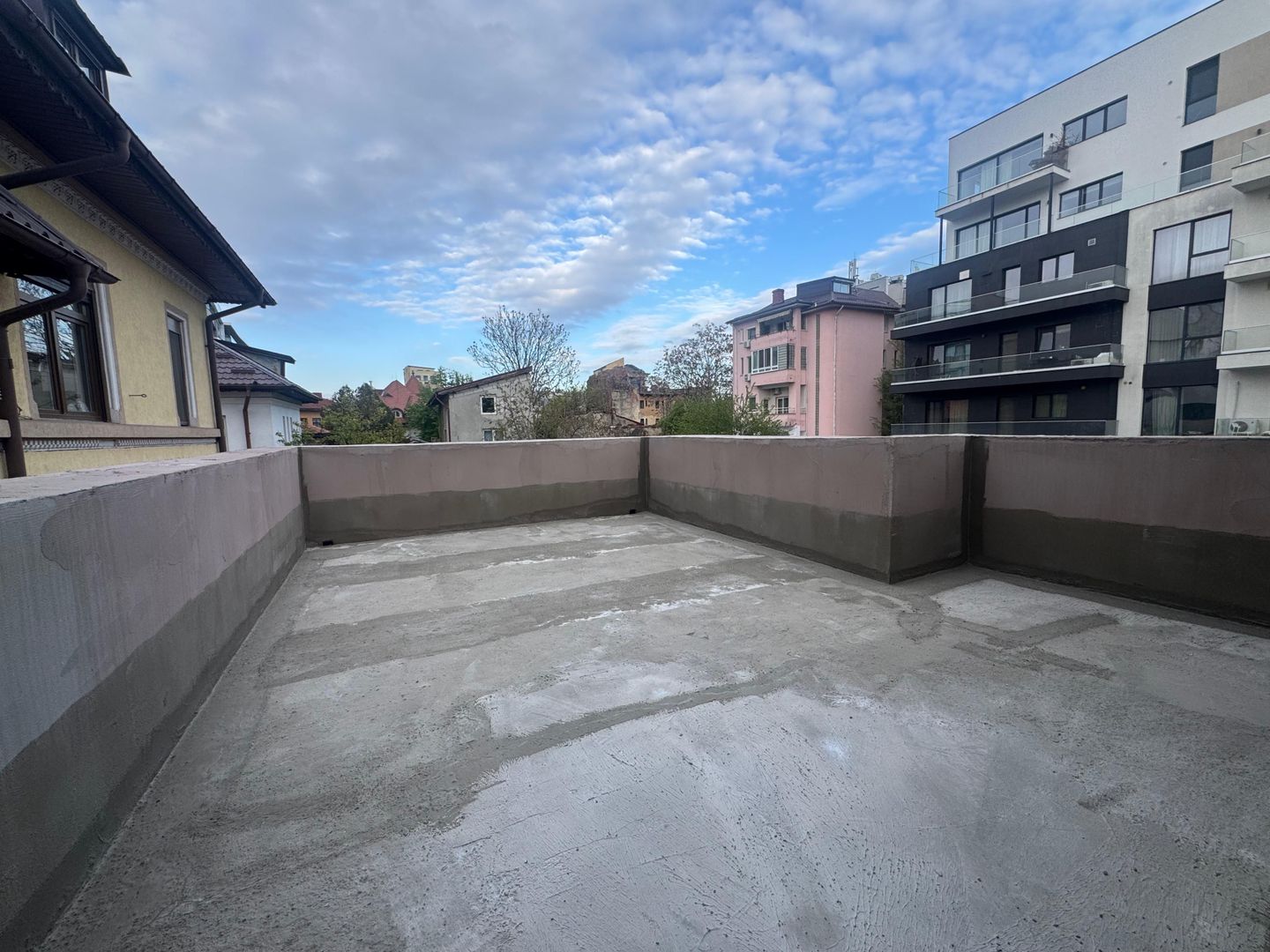 Vila solidă cu potential mutiplu 5 camere + teren || Piața Romană–Polonă - Poză 12