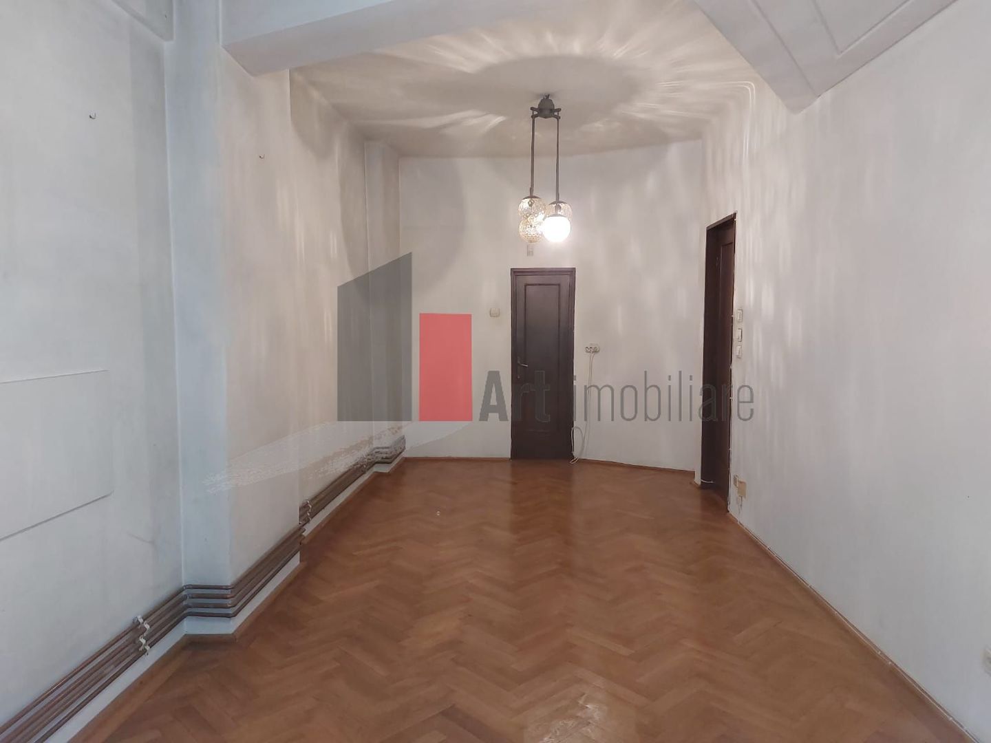 Apartamentul "BEQUEM",  180 mp suprafata totala, CONSOLIDAT, GARAJ IN ACTE, BOXE - Poză 10