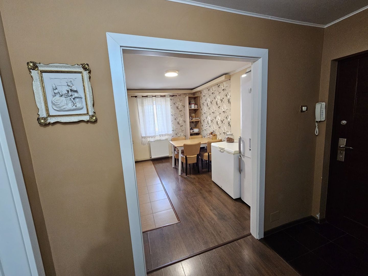APARTAMENT 3 CAMERE LIPOVEI - Poză 3