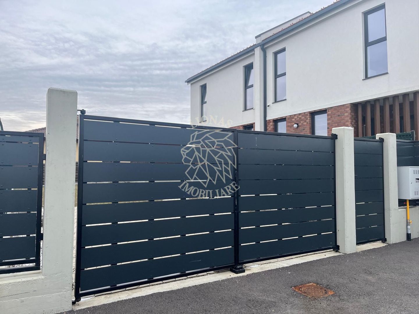 Doua case in Duplex 4 camere 183 mp-teren 295 mp-Dezmir Jud. Cluj - Poză 3