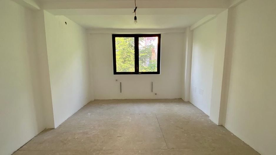 Refugiu Urban cu Eleganță Clasică – Vilă Renovată în Inima Primăverii - Poză 15