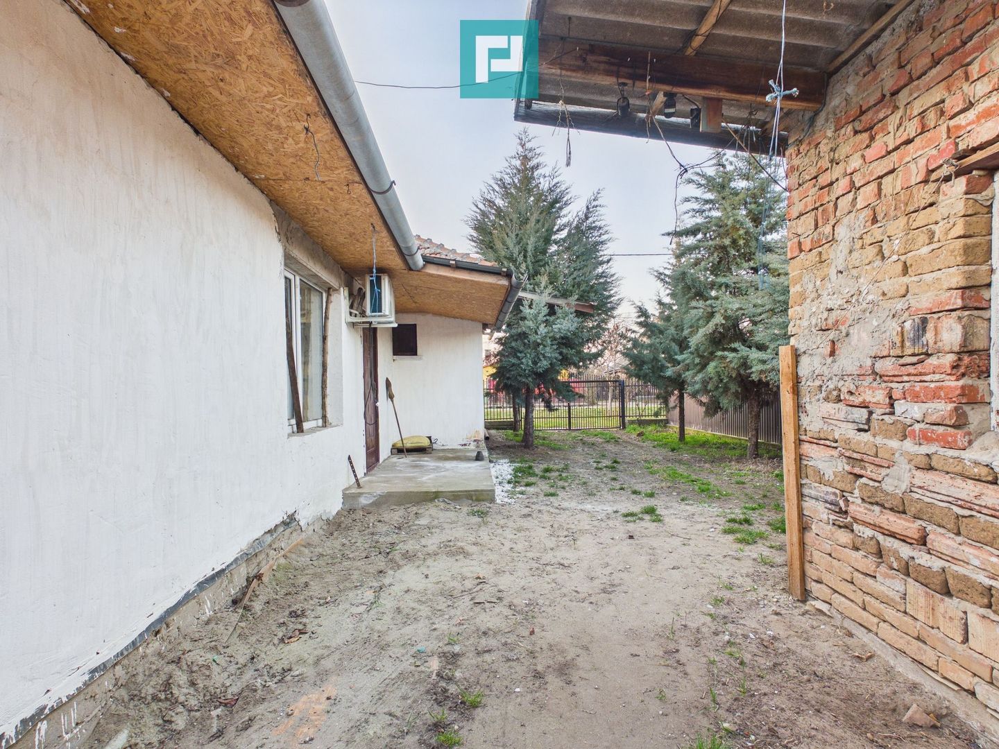 Casă din 2 corpuri cu 5 camere în  Lőkösháza - Poză 21