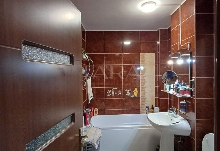 Apartament 2 camere, mobilat – Florești, - Poză 5