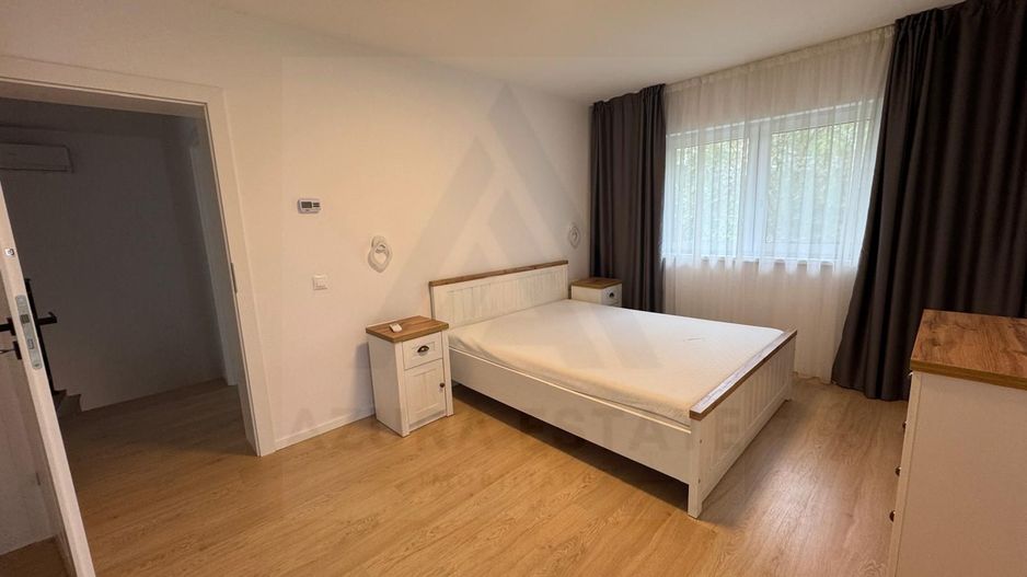 Casa individuala 114 utili 4 camere 2 bai si curte 215 mp in Selimbar - Poză 2