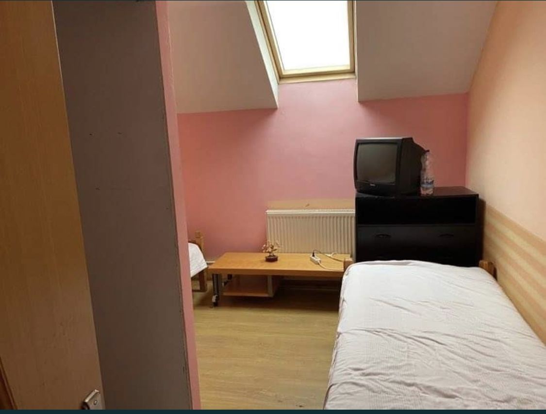 Vand casa cu mansarda - Poză 2