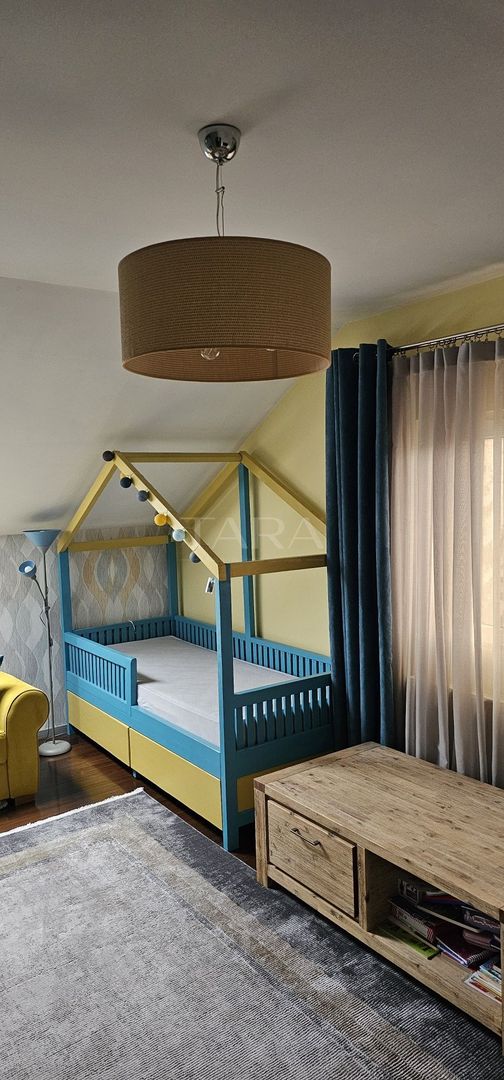 Apartament cu 2 camere la mansardă,  în Zorilor - Poză 1