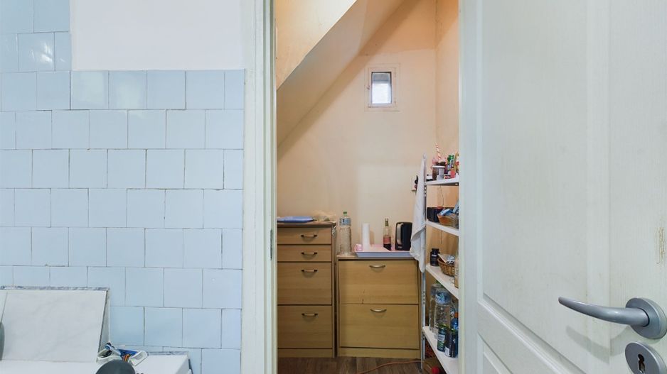 Casă individuală cu teren de 1100 mp și 3 apartamente în curte - Poză 15