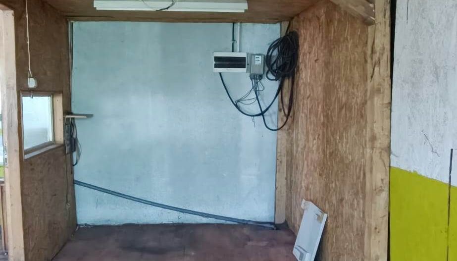 Proprietate cu 2 hale si casa la inchiriat,teren 1350mp - Poză 10