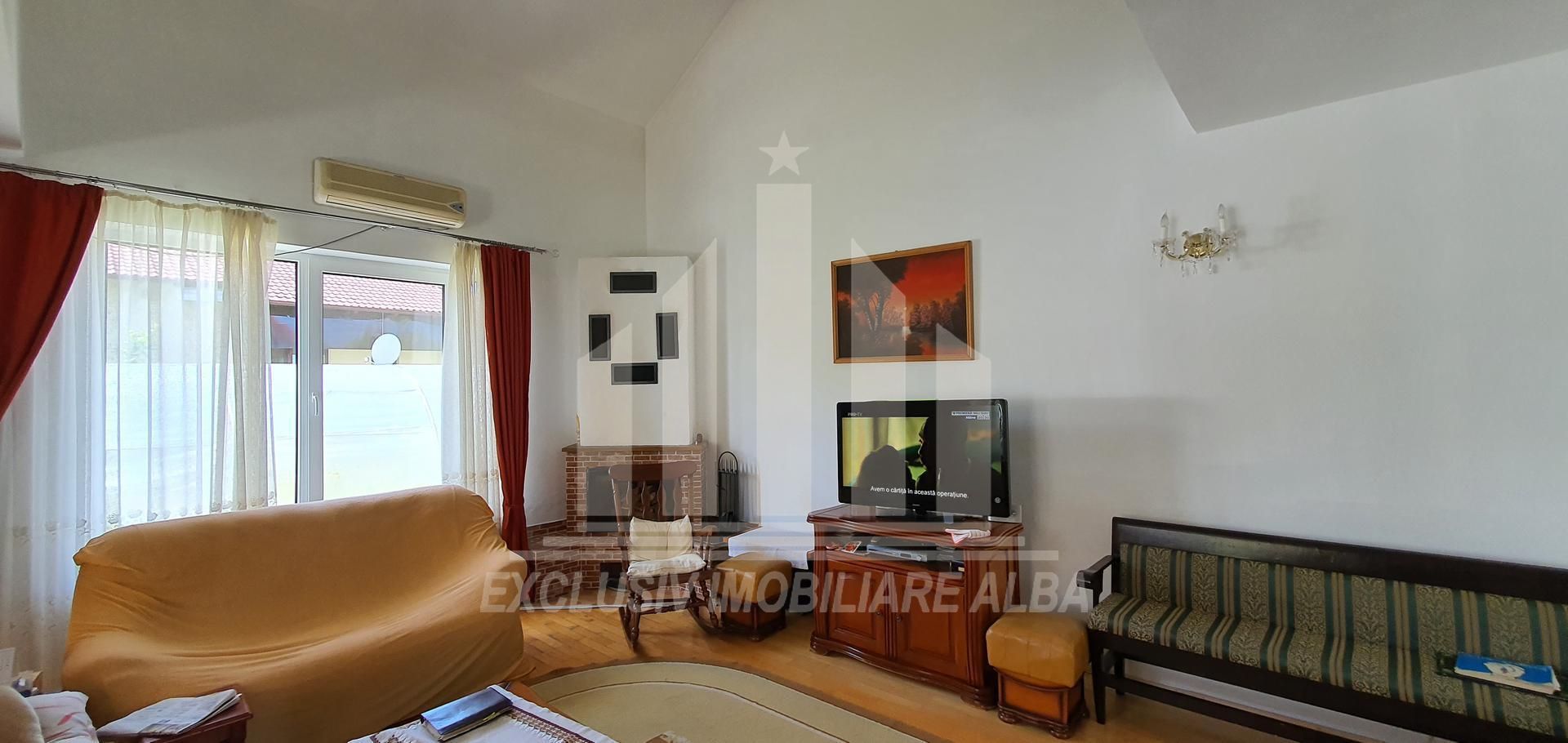 Casa individuala | 240 mp | 730 mp teren | Toate utilitatile | Cetate - Poză 2