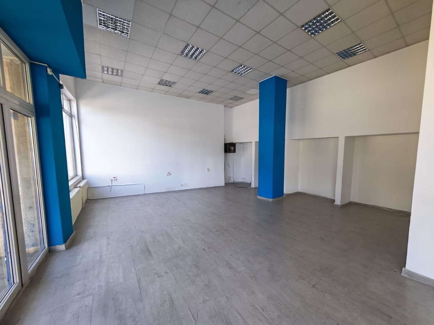 SPATIU IDEAL BIROURU - Poză 2