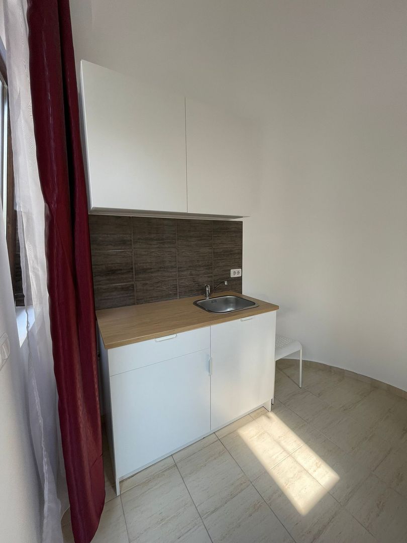 De închiriat: Spațiu ultracentral, renovat - Poză 7