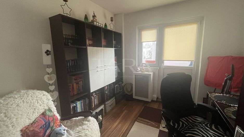 Apartament spațios, complet mobilat, în zonă liniștită - Poză 4