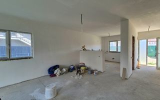 Casă / Vilă patru camere, curte proprie 250 mp, stil Duplex - Poză 6