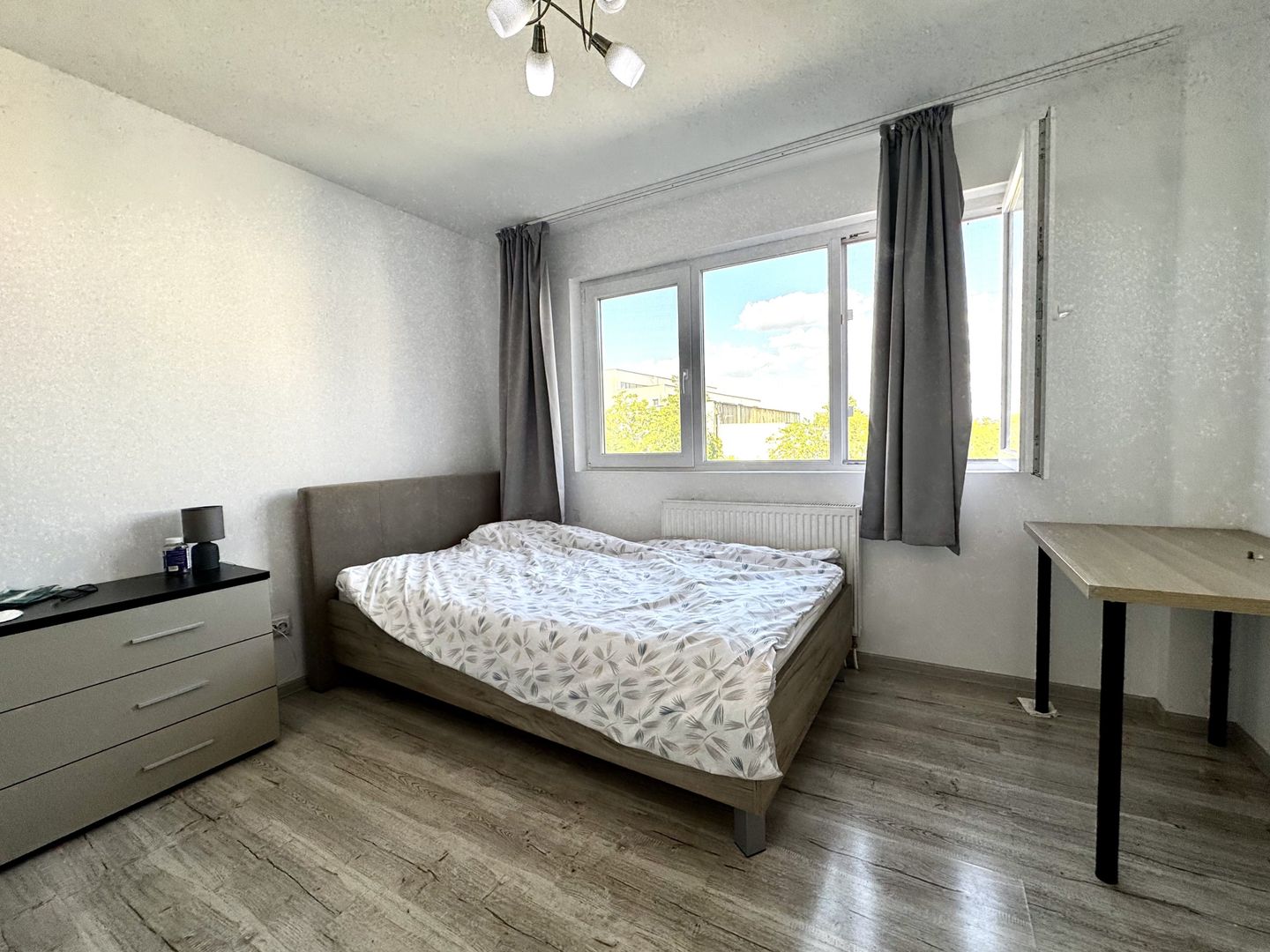 Apartament 4 camere, spațios, in zona Centralǎ- Piața Mǎrǎști - Poză 10
