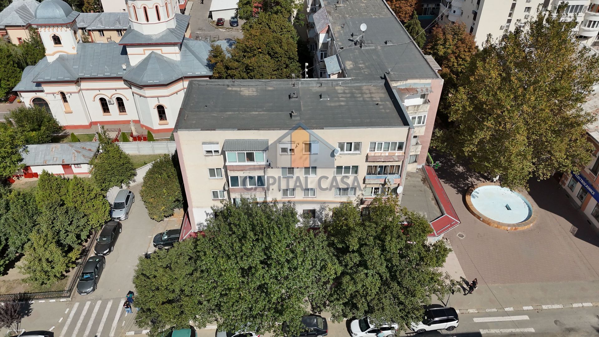 Apartament cu 3 camere central - Poză 1