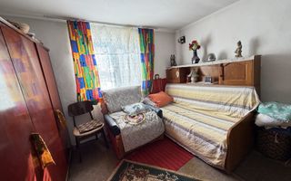 Casa Batraneasca la 8 km de Topoloveni - Poză 17