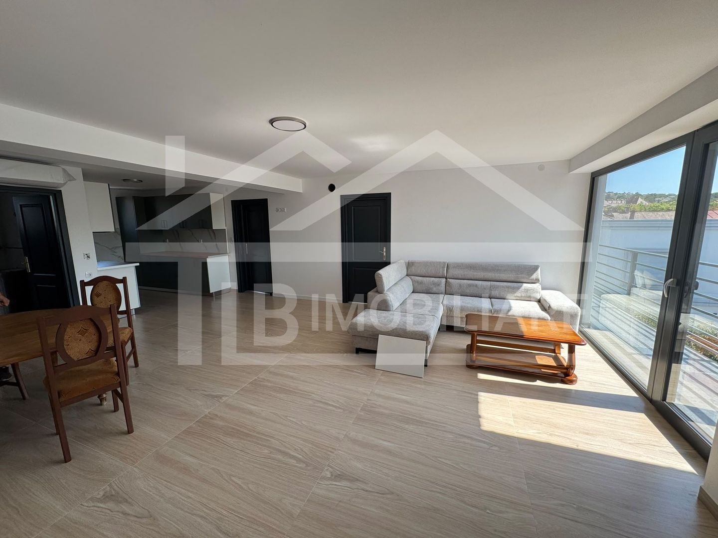 Apartament cu 3 camere, 105 mp, Zona UMFST - Poză 1