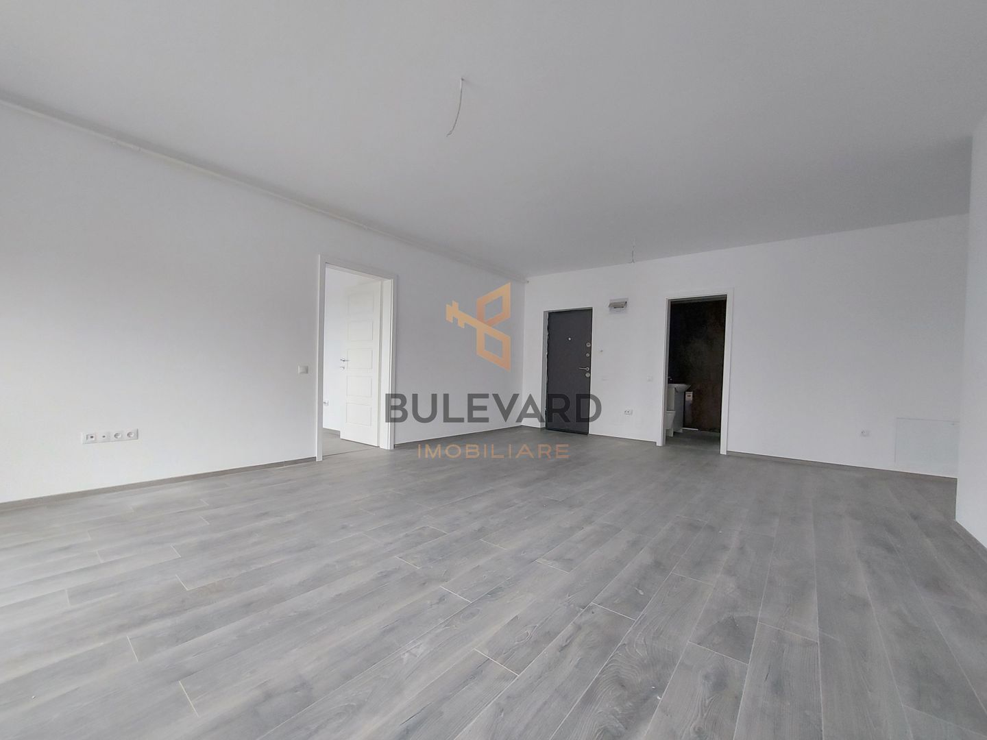 Apartament  cu 3 camere finisat modern! - Poză 2