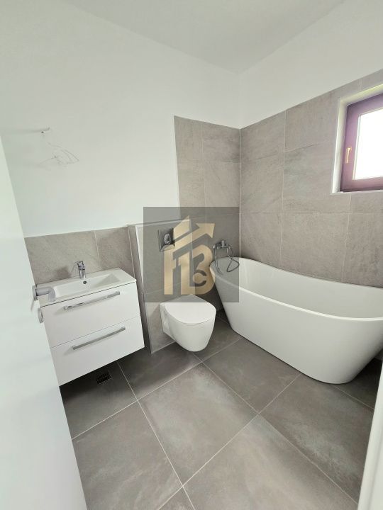 ​Casă 3 camere, 2 băi, curte generoasă 471 mp - Complex Luna, Balotești - Poză 11