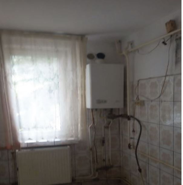 Apartament 3 camere si boxa in Piatra Neamt - Poză 3