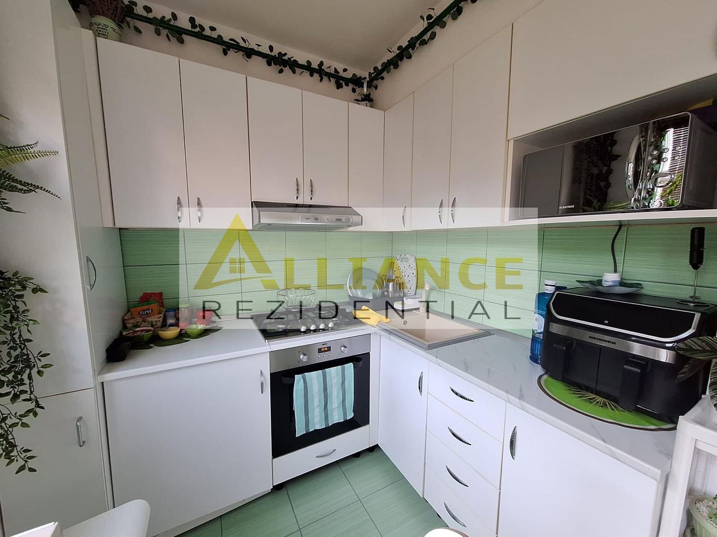 2 CAMERE MOBILAT UTILAT | 49,26 MP | PARCARE |  92.800€ - Poză 8