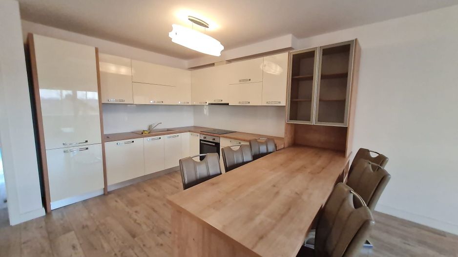 Apartament generos 4 camere zona Elisabetin - Poză 2